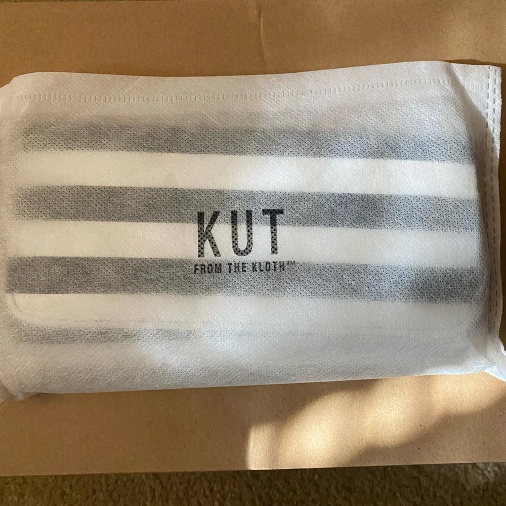 🤍🖤NWT!🖤🤍Kut from the Kloth Wallet - Picture 2 of 7